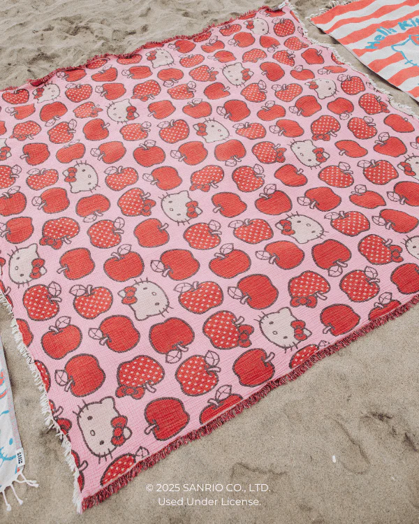 Hello Kitty® Apple - PARTY BLANKET™ - Image 6