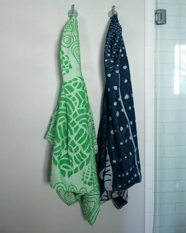 Swirl Turtle Hooded Kids Bath Towel - Image 5